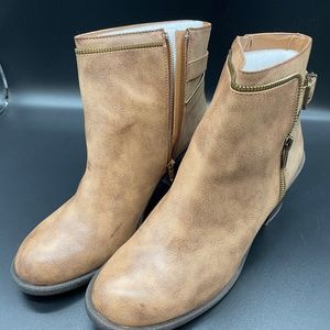 Gianni Bini Ankle boots